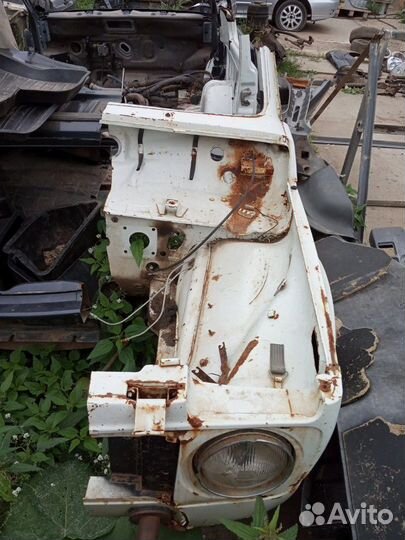 Крыло левое, (переднее и заднее) Нива 4х4