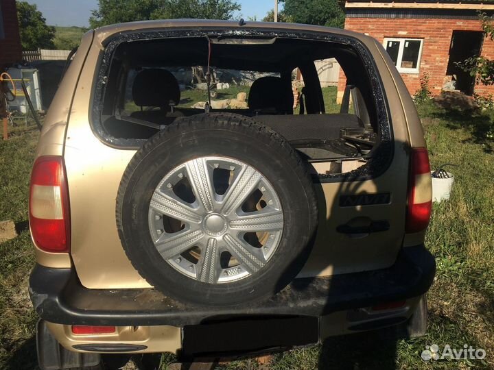 Chevrolet Niva 1.7 МТ, 2005, битый, 207 281 км