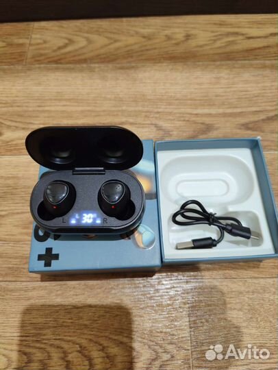 Беспроводные наушники новые