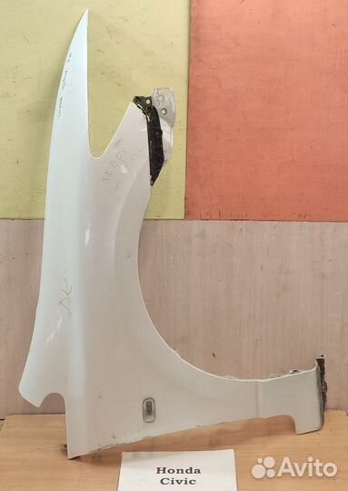 Крыло переднее с повторителем Rh Honda Civic 8, 08