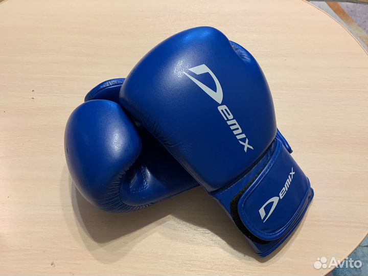 Боксерские перчатки demix 14 oz