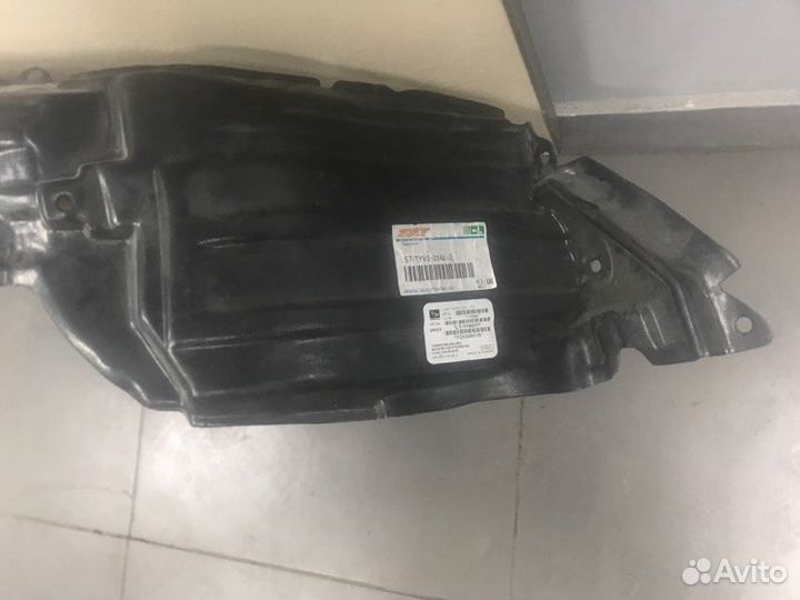 Подкрылок передний левый Toyota Funcargo NCP20