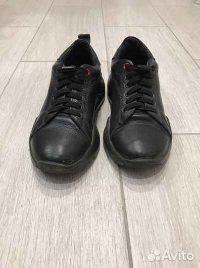 Кроссовки кожаные