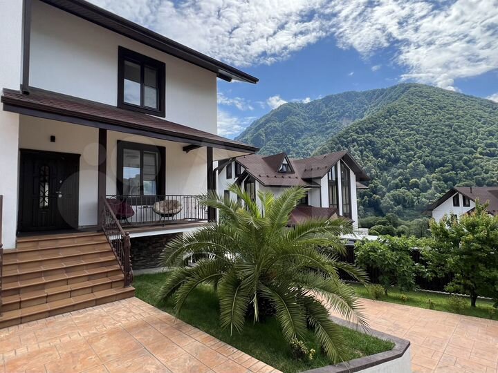 Дом 420 м² на участке 10,1 сот.