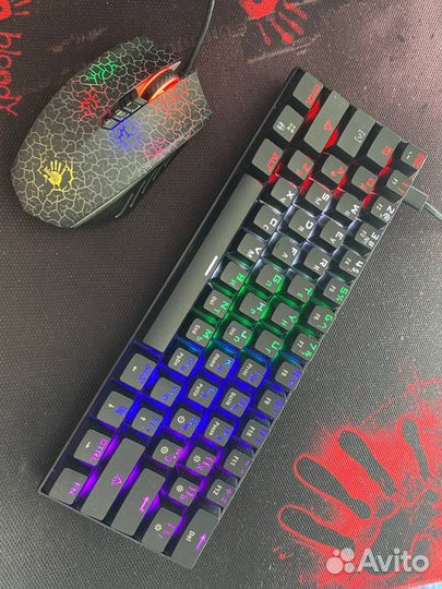 Игровая клавиатура, мышь, коврик