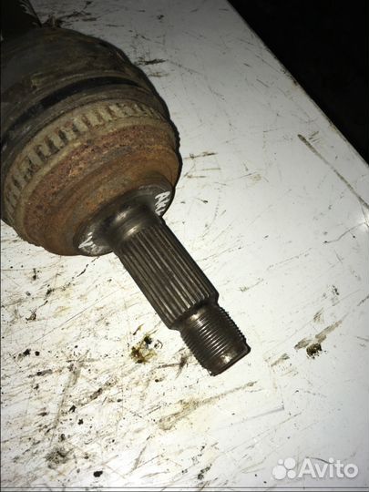 Полуось левая Honda Accord 5 93-98год