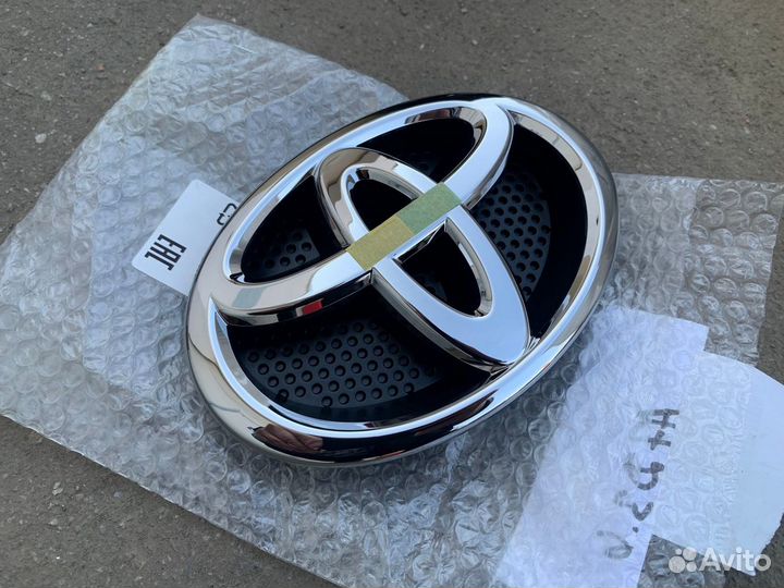 Эмблема передняя Auris E15, Rav-4, Rav4