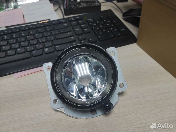 Фара противотуманная Mitsubishi L200