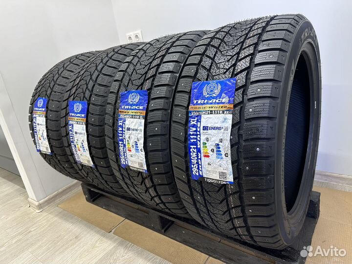Tri Ace Snow White II Stud 295/40 R21 V