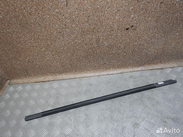 Накладка стекла заднего левого, Opel -astra J (09)