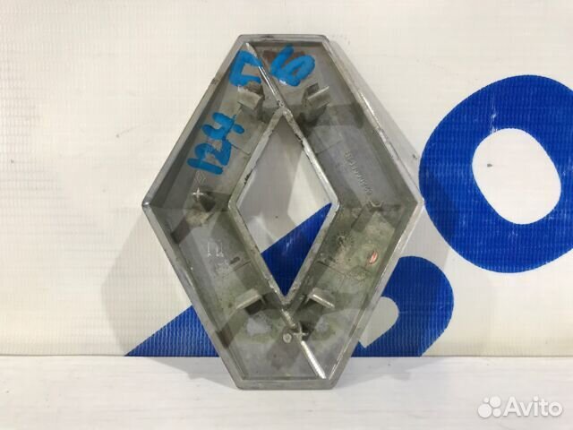 Эмблема значок перед renault sandero 1 1.6 мт