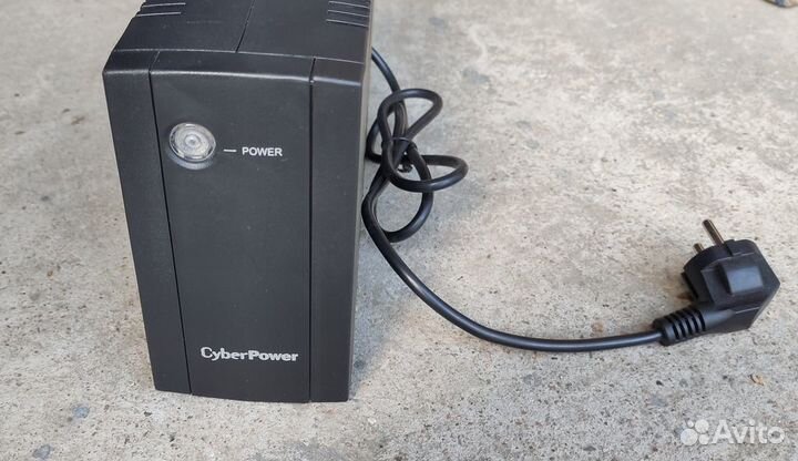 Источник бесперебойного питания CyberPower