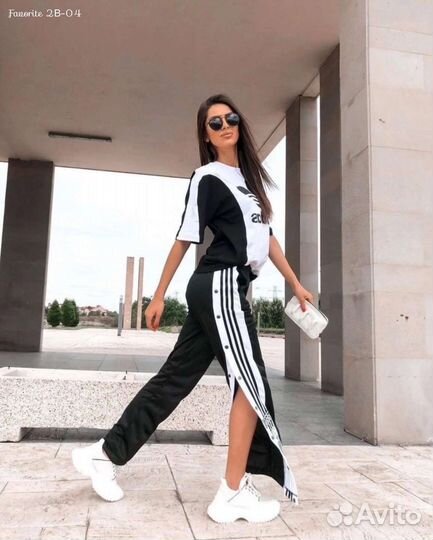 Спортивный костюм женский