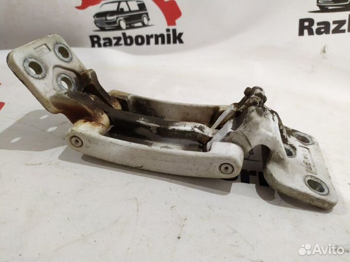 Петля двери багажника задняя левая Mercedes