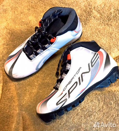 Лыжные ботинки