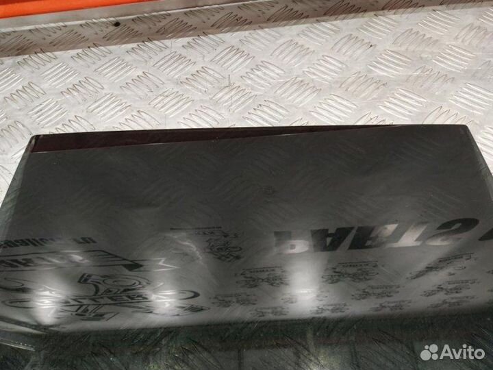 Стекло двери заднее правое Mercedes-Benz 350D