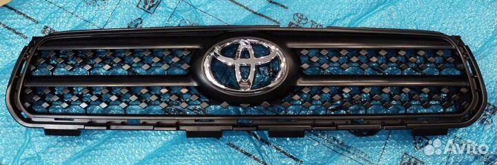 Решетка радиатора Рав 4 (3) 2005-2008 Оригинал