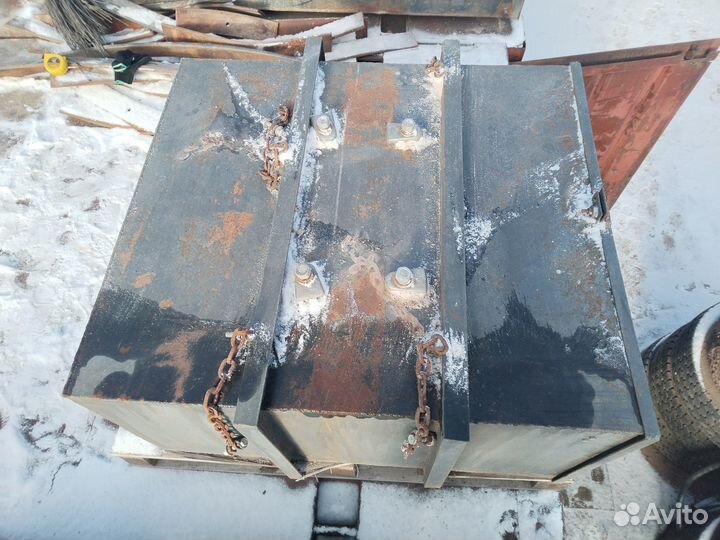 Ящик под инструменты на полуприцеп