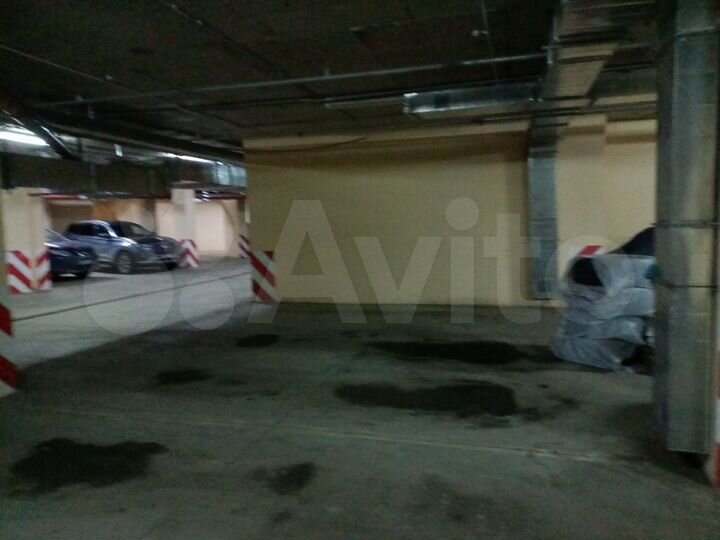Машиноместо, 18 м²