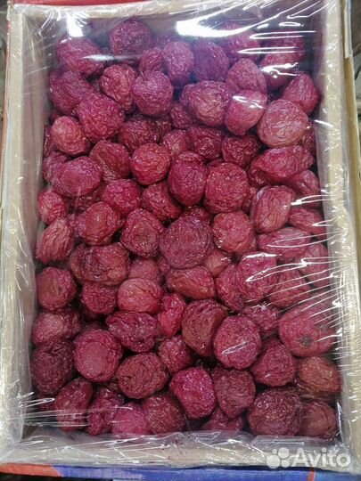 Слива красная с косточкой Иран