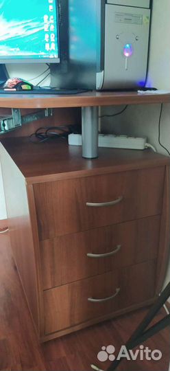 Компьютерный стол