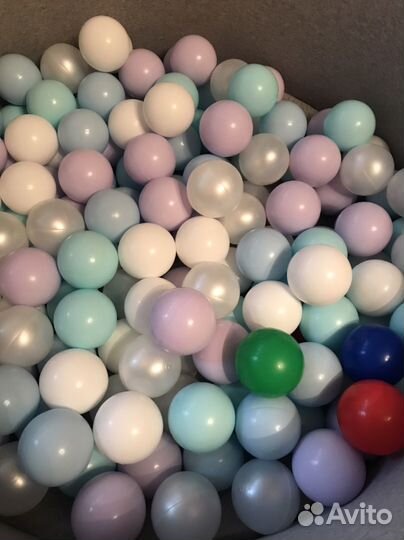 Сухой бассейн с шариками