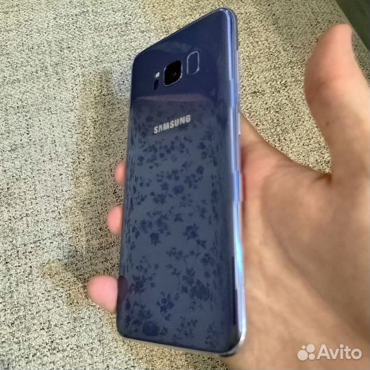 Samsung S8 Флагман (акб держит отлично)