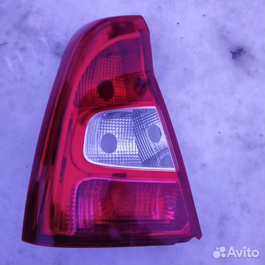 Фонарь задний левый Renault Logan LS