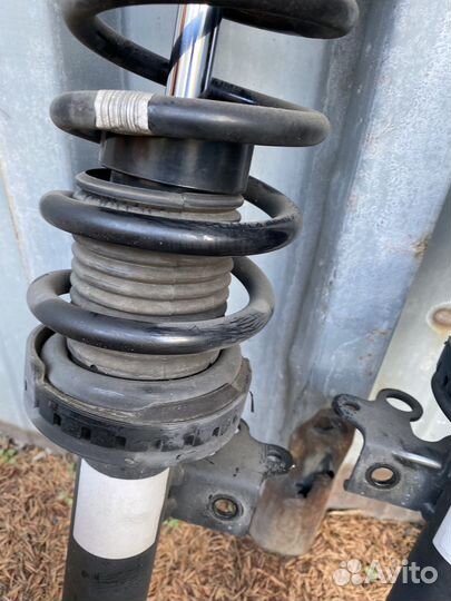 Комплект передних амортизаторов BMW 5 F10