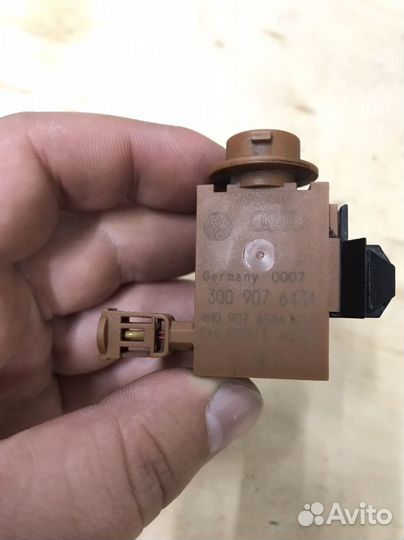 Датчик качества воздуха 3Q0907643A Passat B8