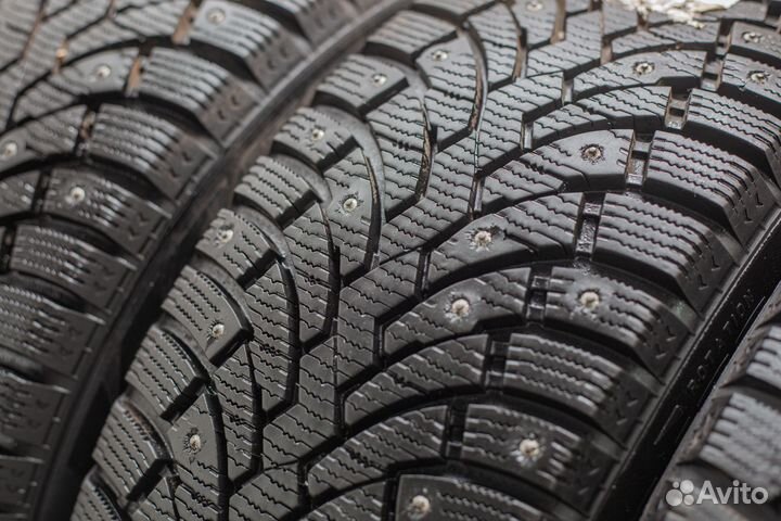 Formula Ice 215/55 R17 98T