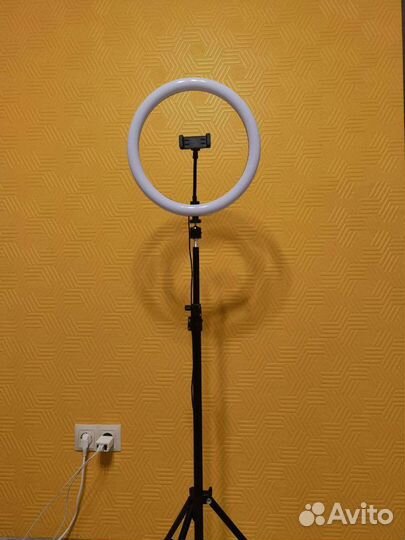 Кольцевая лампа со штативом 32 RGB