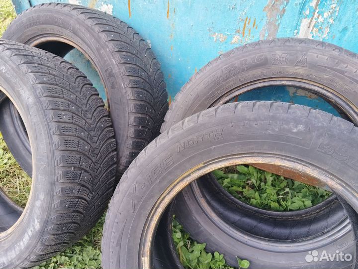 Michelin X-Ice North 4 215/55 R16