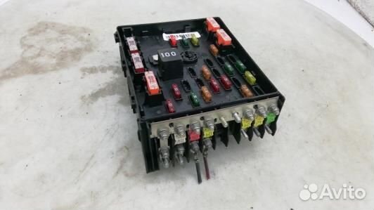 Блок предохранителей volkswagen passat B7 (87S07M1