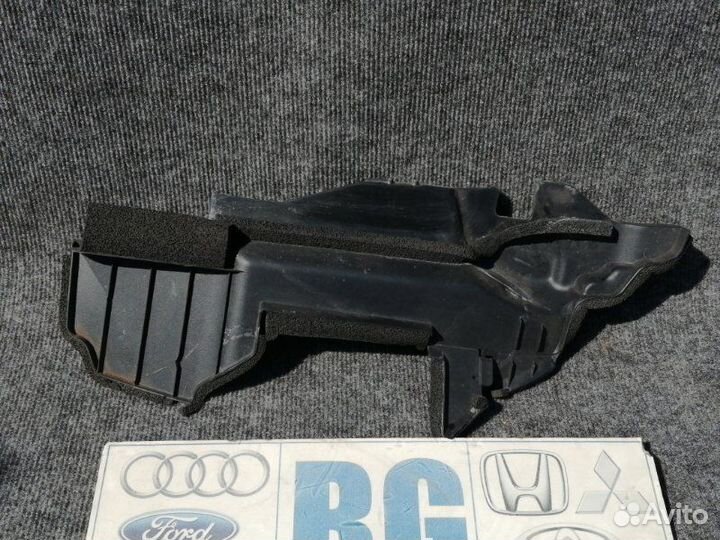 Дефлектор радиатора левый Lexus Ct200H ZWA10 1.8