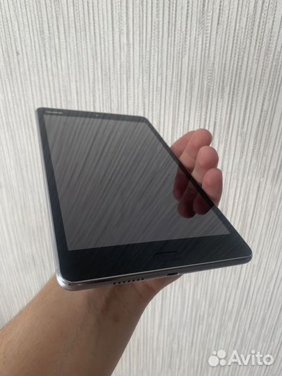 Huawei mediapad M3 lite 8/обмен