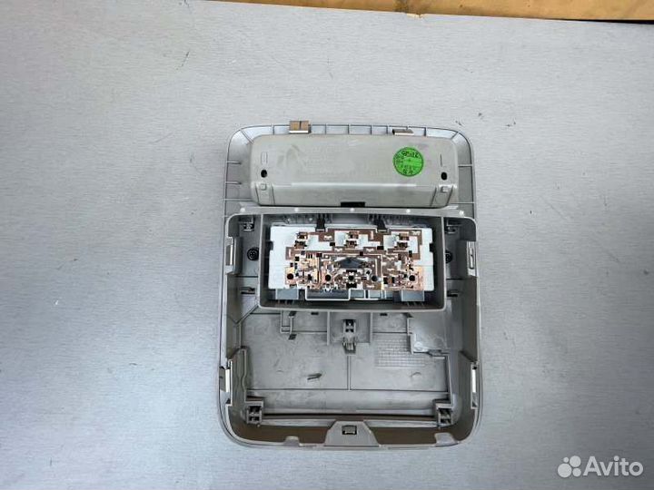 Плафон подсветки салона передний Chevrolet Orlando