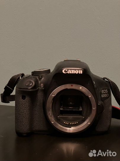 Фотоаппарат canon 600d + запасная батарейка