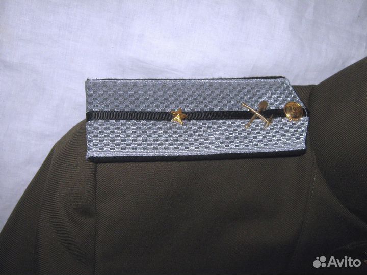 Китель мл.лейтенанта-сапёра обр. 1943г