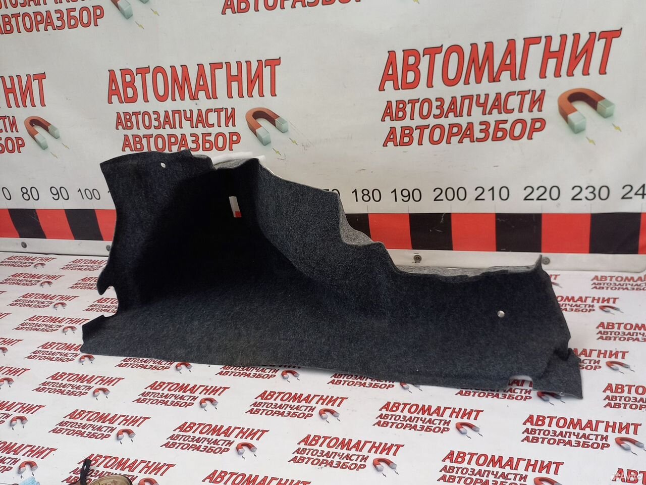 Обшивка багажника левая Форд Мустанг 6 кабриолет