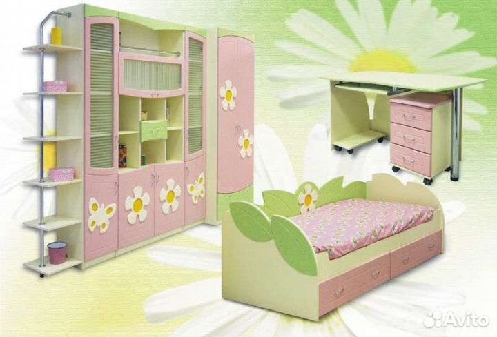 Гарнитур детской мебели для девочки
