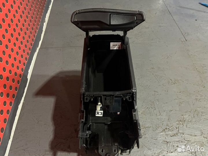 Подлокотник Lexus Rx 4 450Н 2021