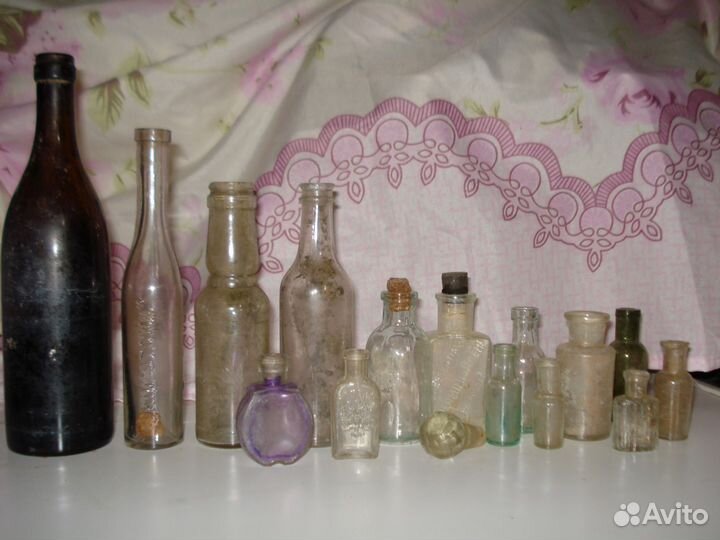 Продаю старинные бутылочки