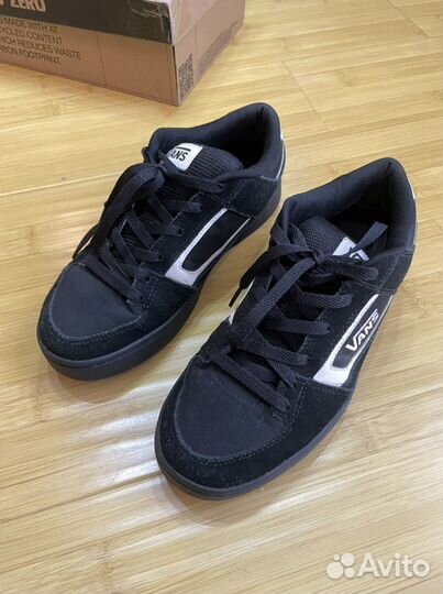 Vans Churchill 10 US 28