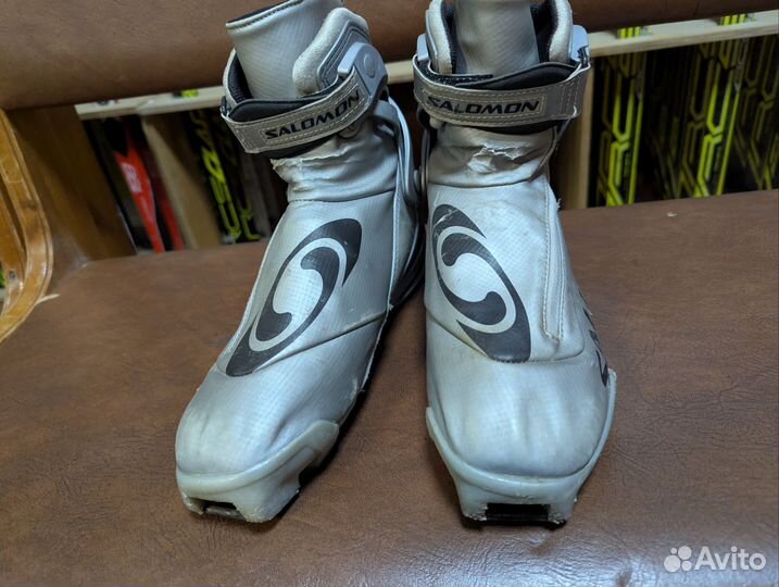 Лыжные ботинки