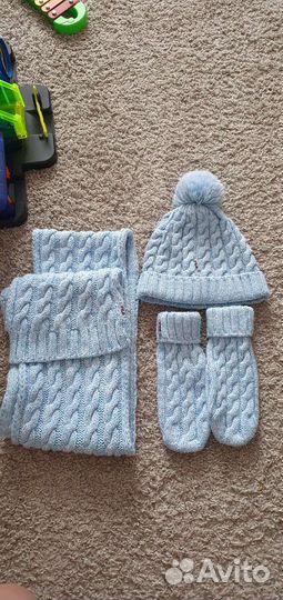 Шапка,шарф варежки fila