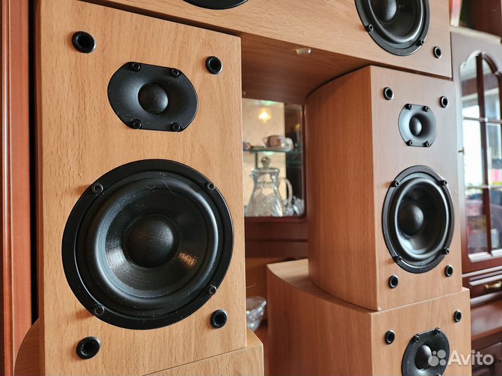 Комплект колонок 5.0 Sven HP-560T