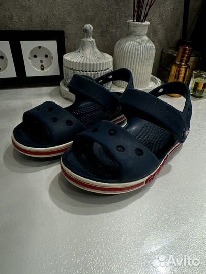 Сандали crocs c8