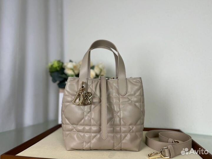 Сумка с ручками Dior