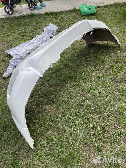 Передний бампер Toyota Hilux Surf